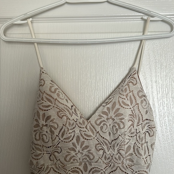 Lace dress - Picture 2 of 3